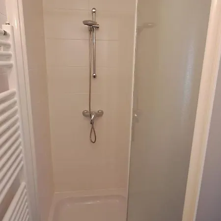 1-slaapkamer - Vlak Bij - Parkeerplaats Inclusief Lägenhet