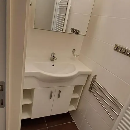 1-slaapkamer - Vlak Bij - Inclusief Parkeerplaats Apartment *